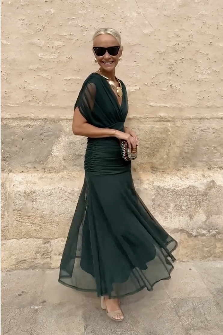 Annai | Elegant Maxi Party Dress with V-Neck