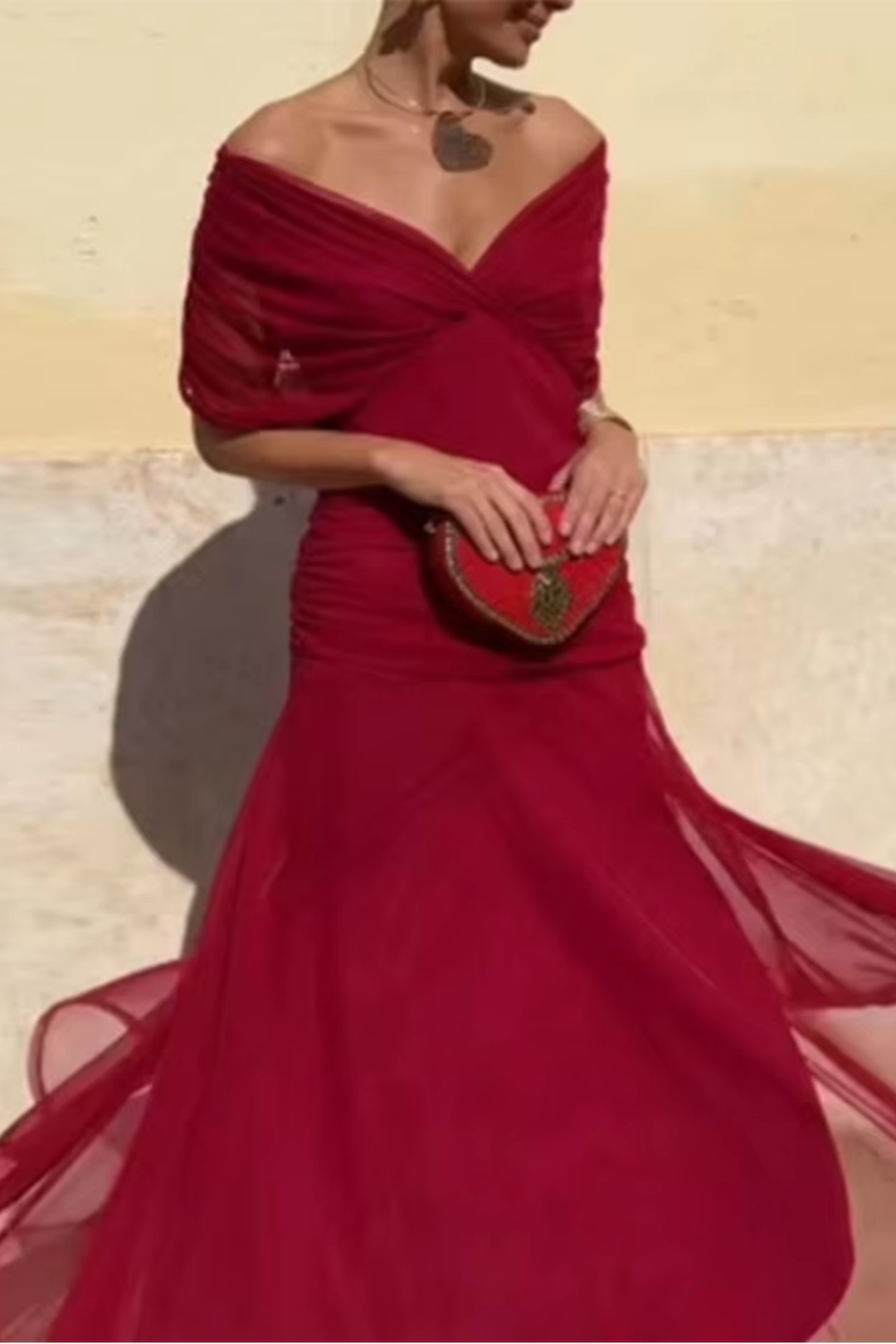 Annai | Elegant Maxi Party Dress with V-Neck