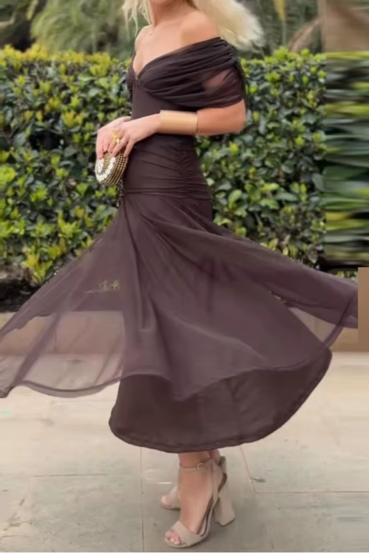 Annai | Elegant Maxi Party Dress with V-Neck