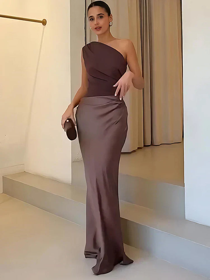 Isabella™ | Maxi Dress with a Gilt in Satin