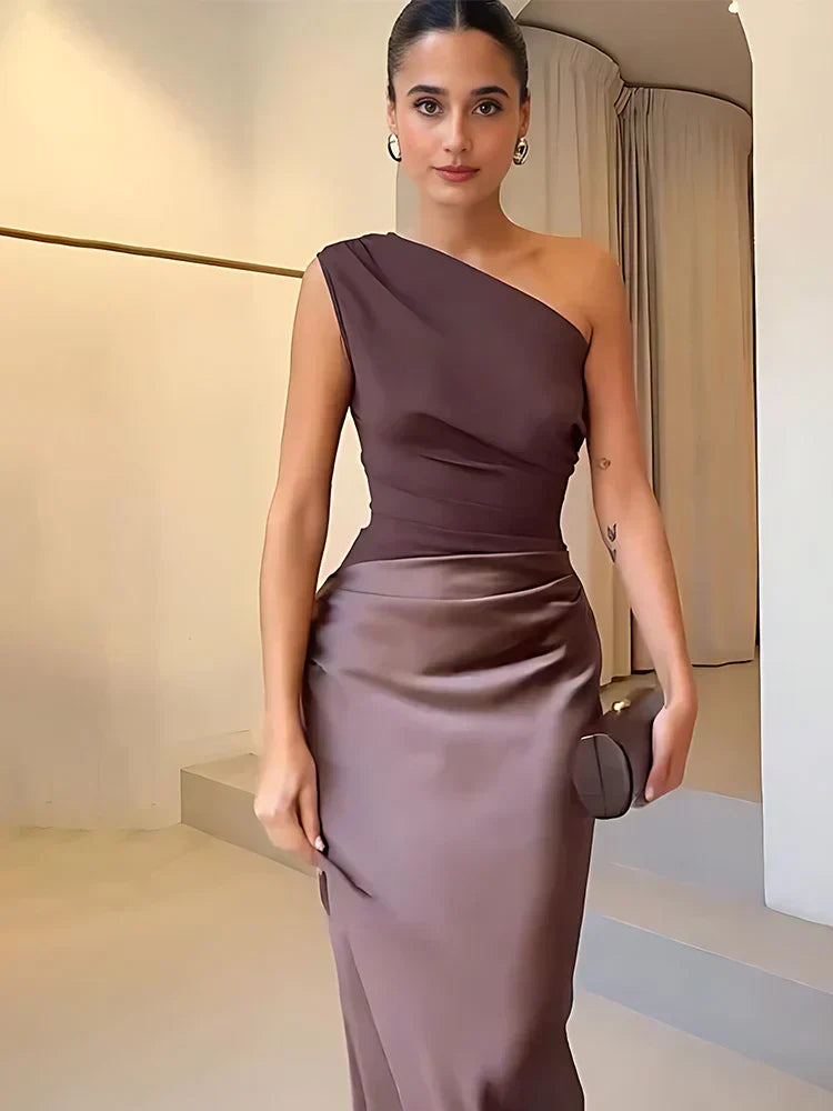 Isabella™ | Maxi Dress with a Gilt in Satin