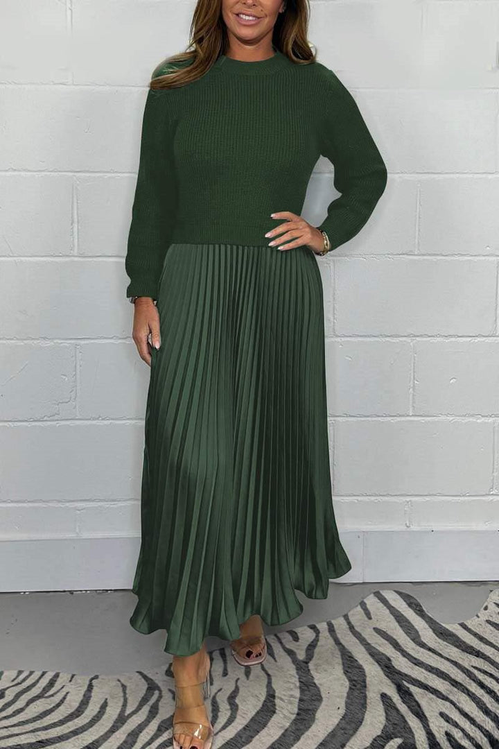 Halter | Maxi dress with sweater and pleated skirt
