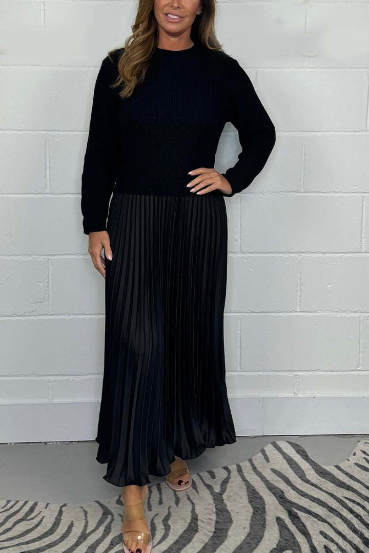 Halter | Maxi dress with sweater and pleated skirt