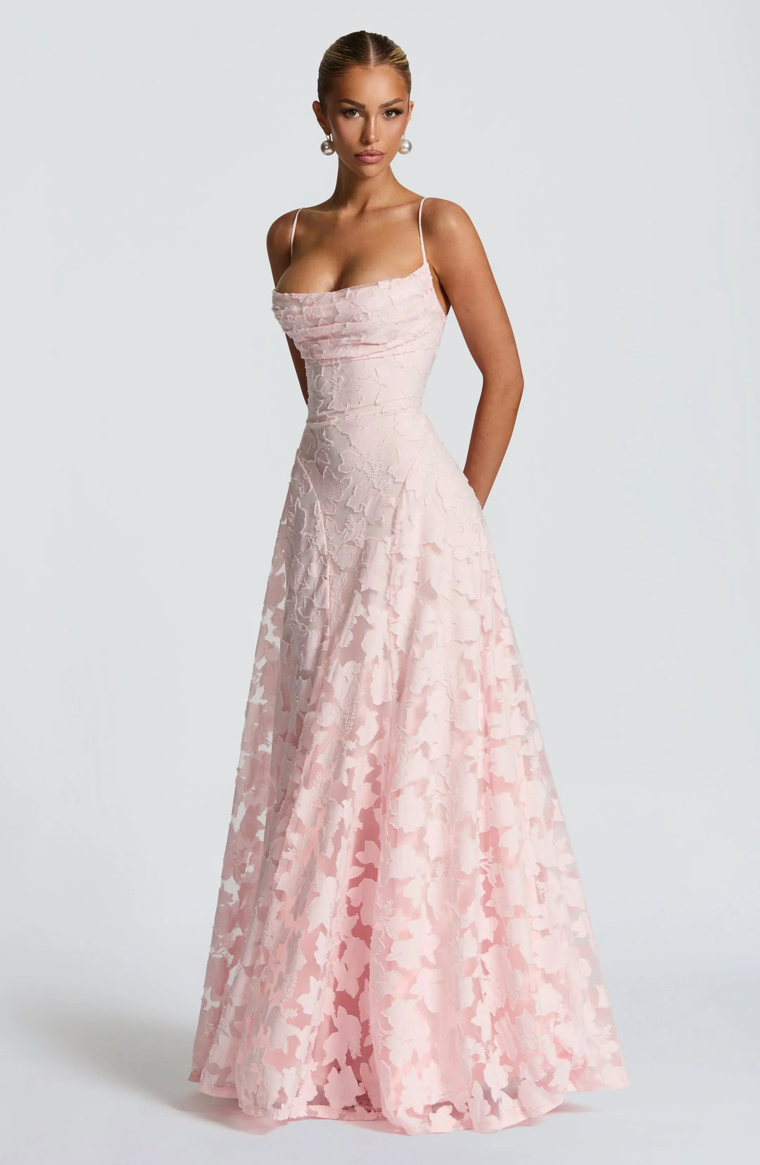 Amber Léon | Elegant Dress