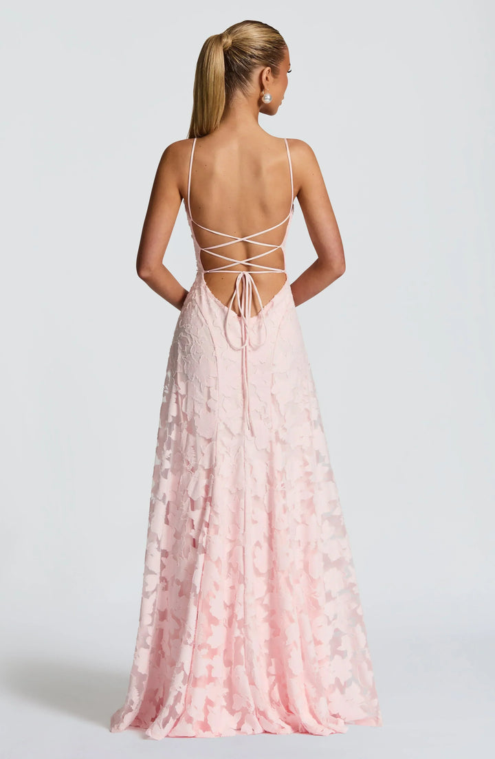 Amber Léon | Elegant Dress