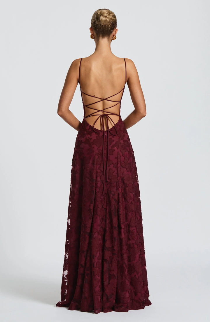 Amber Léon | Elegant Dress