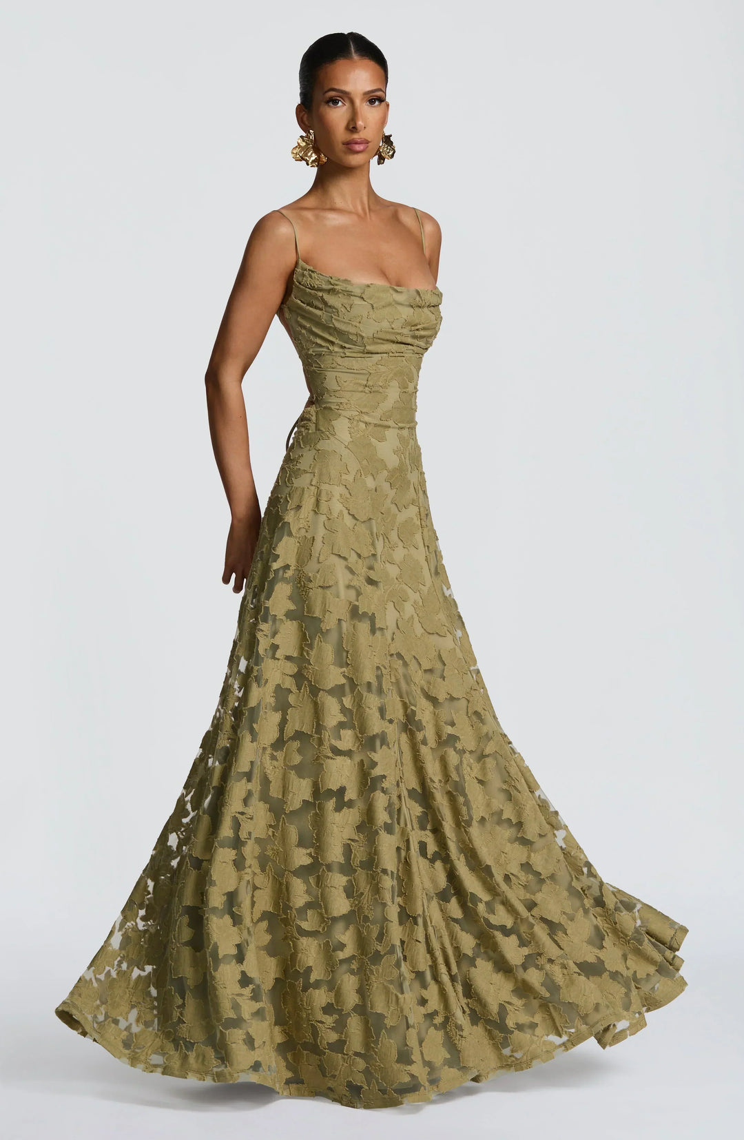 Amber Léon | Elegant Dress