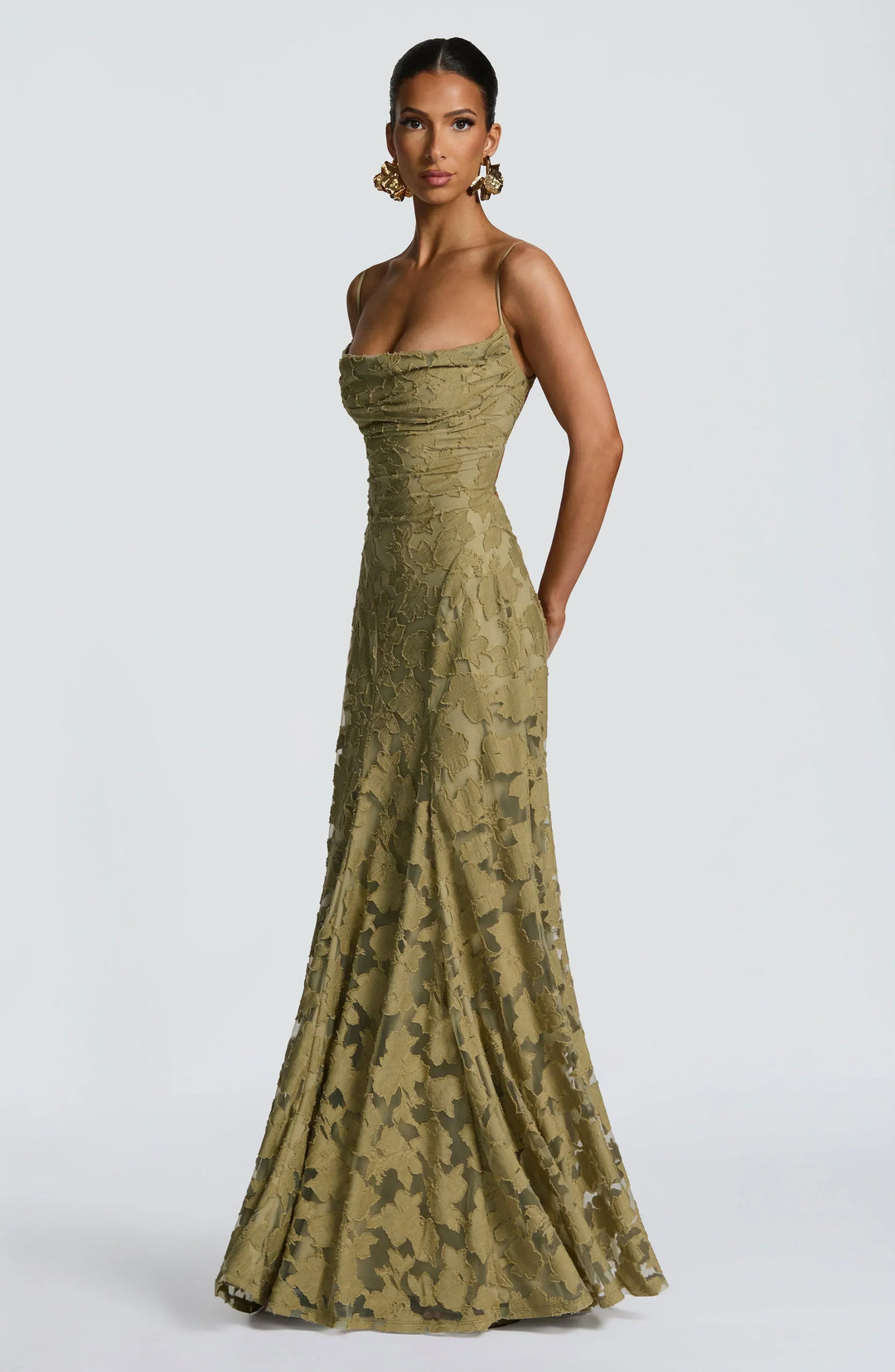 Amber Léon | Elegant Dress