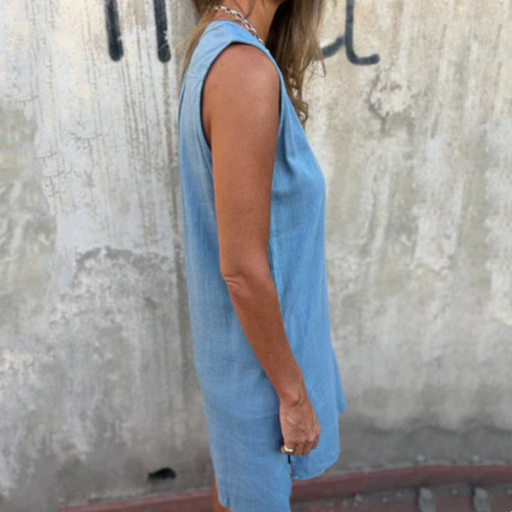 Lydia - Classic Sleeveless Dress