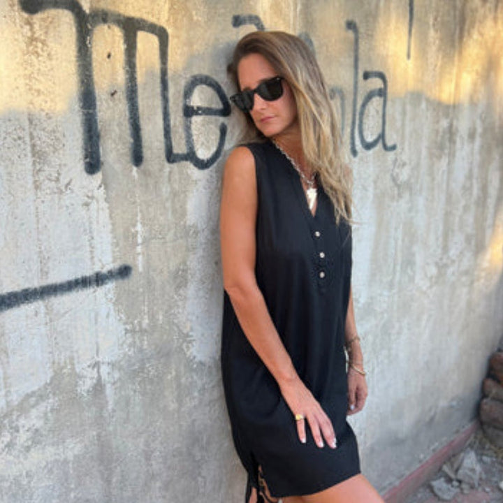 Lydia - Classic Sleeveless Dress